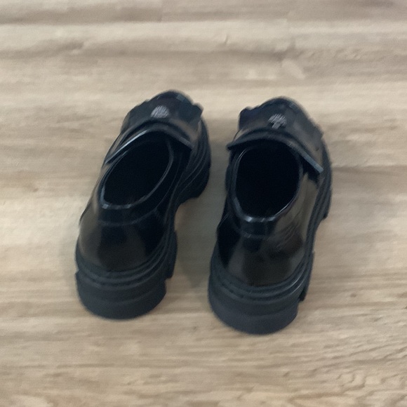 NWT Kurt Geiger London Fringe Loafer - Picture 4 of 6